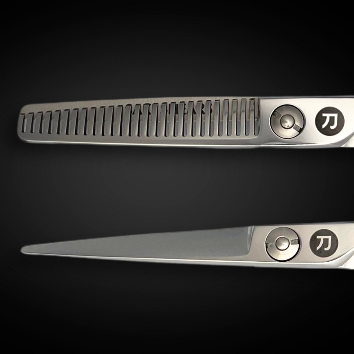 Saki Kotaro 440C steel hair cutting and thinning shears set blade detail