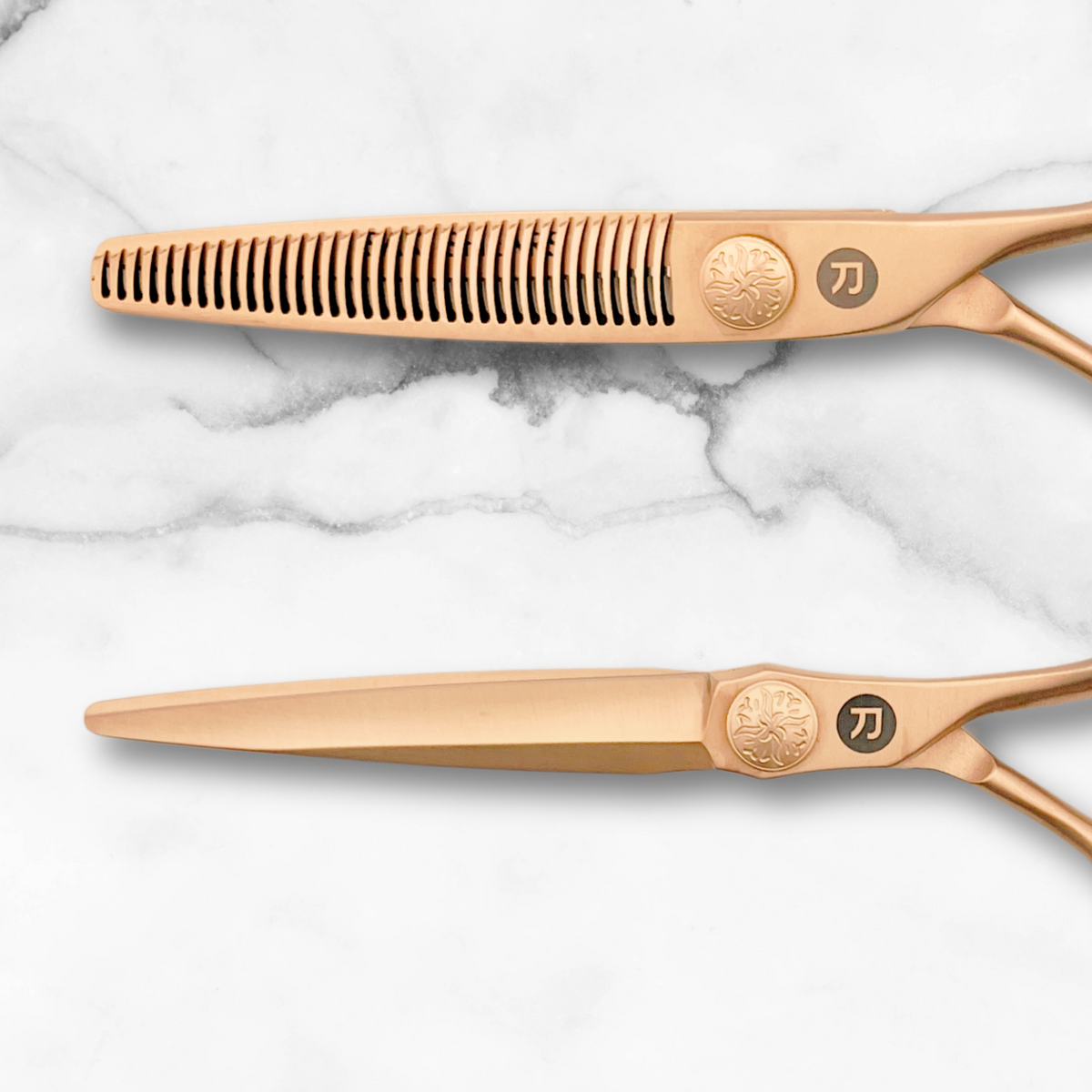Saki Gold VG-10 hair cutting shears set with sharp convex blades