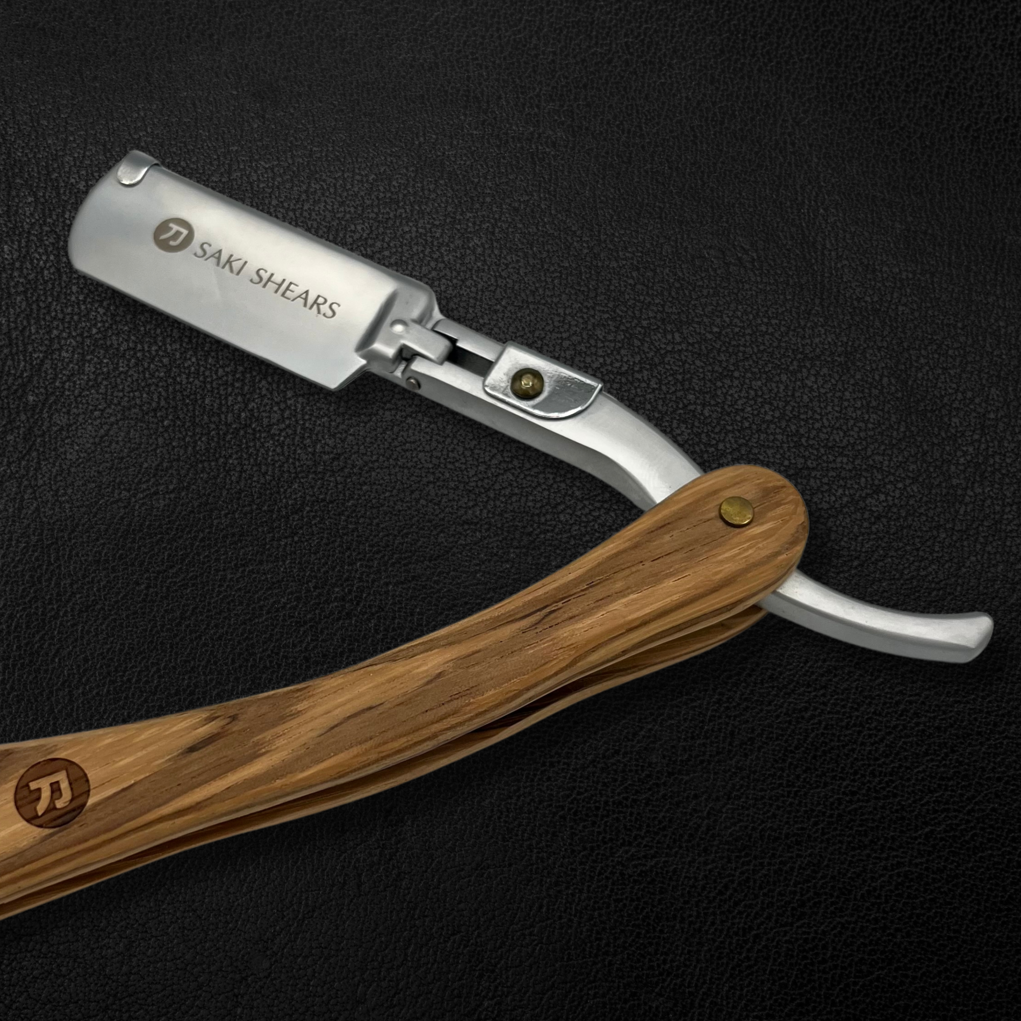 Kaze Shavette Straight Razor by Saki Shears